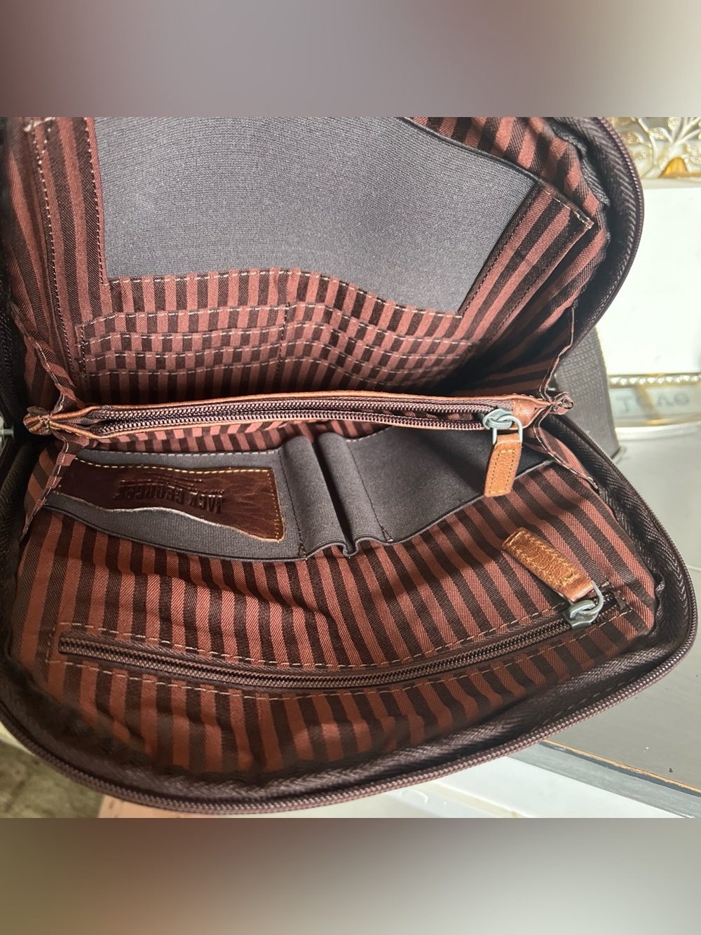 Jack Georges Small Convertible Backpack /Crossbody Leather - Picture 12 of 15